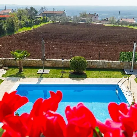 Semesterbostad Girasole