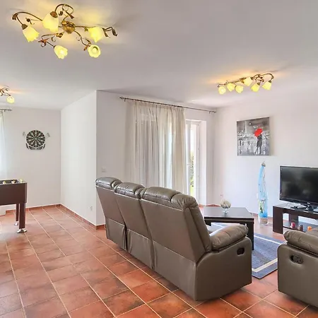 Semesterbostad Girasole *