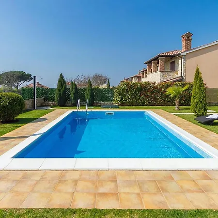 Semesterbostad Girasole