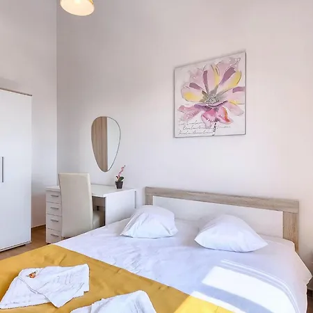 Girasole Semesterbostad