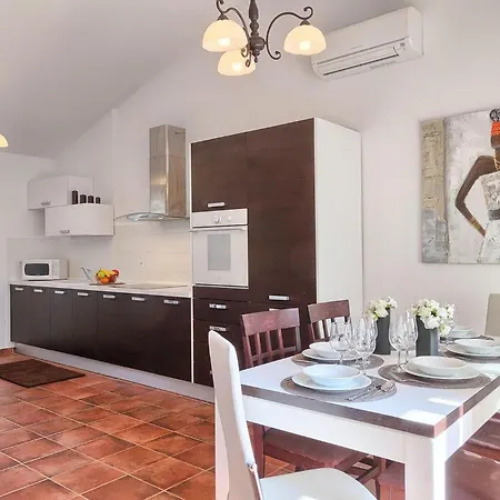Girasole Feriehus Poreč